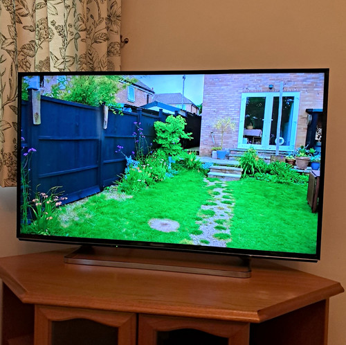 Panasonic 40es500b 40in - panasonic, led