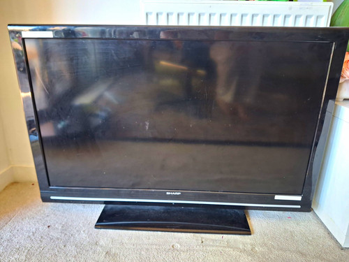 Sharp 40in lcd flat screen - screen, tv